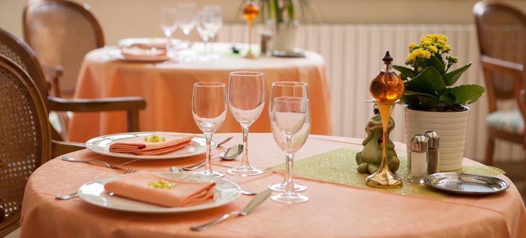 L' Escapade Hotel & Restaurant Le Pradet Kültér fotó