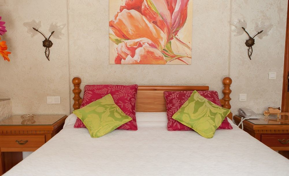 L' Escapade Hotel & Restaurant Le Pradet Kültér fotó